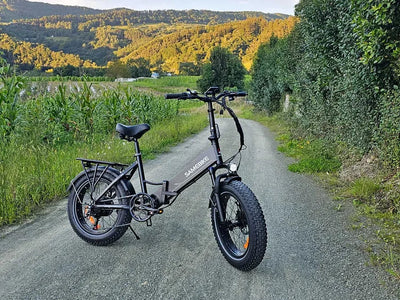 En roulant sur le SAMEBIKE LOTDM200 - II, je commence ma routine cycliste heureuse