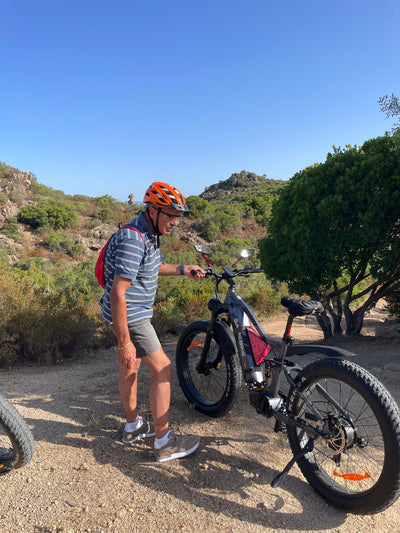 Après avoir roulé sur le Samebike RS-A08-II pendant un mois, je dirais que c'est un véritable bijou pour les trajets quotidiens !
